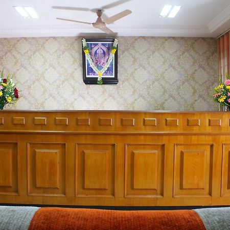 קניאקומרי Hotel Srimaniya מראה חיצוני תמונה