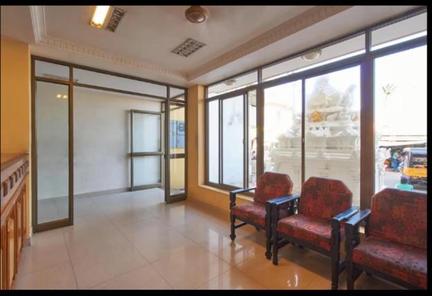 קניאקומרי Hotel Srimaniya מראה חיצוני תמונה